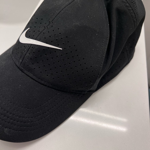 Nike Dry fit adjustable hat - Picture 4 of 8
